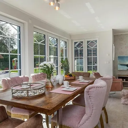 In With Swimming Pool Feriehus