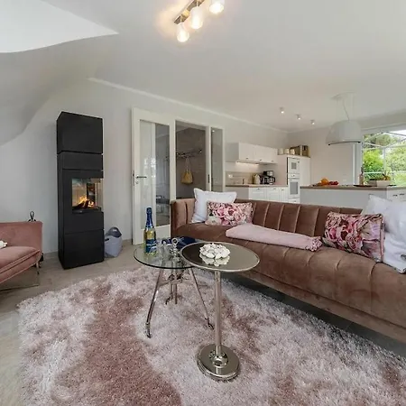 In With Swimming Pool Feriehus Zingst